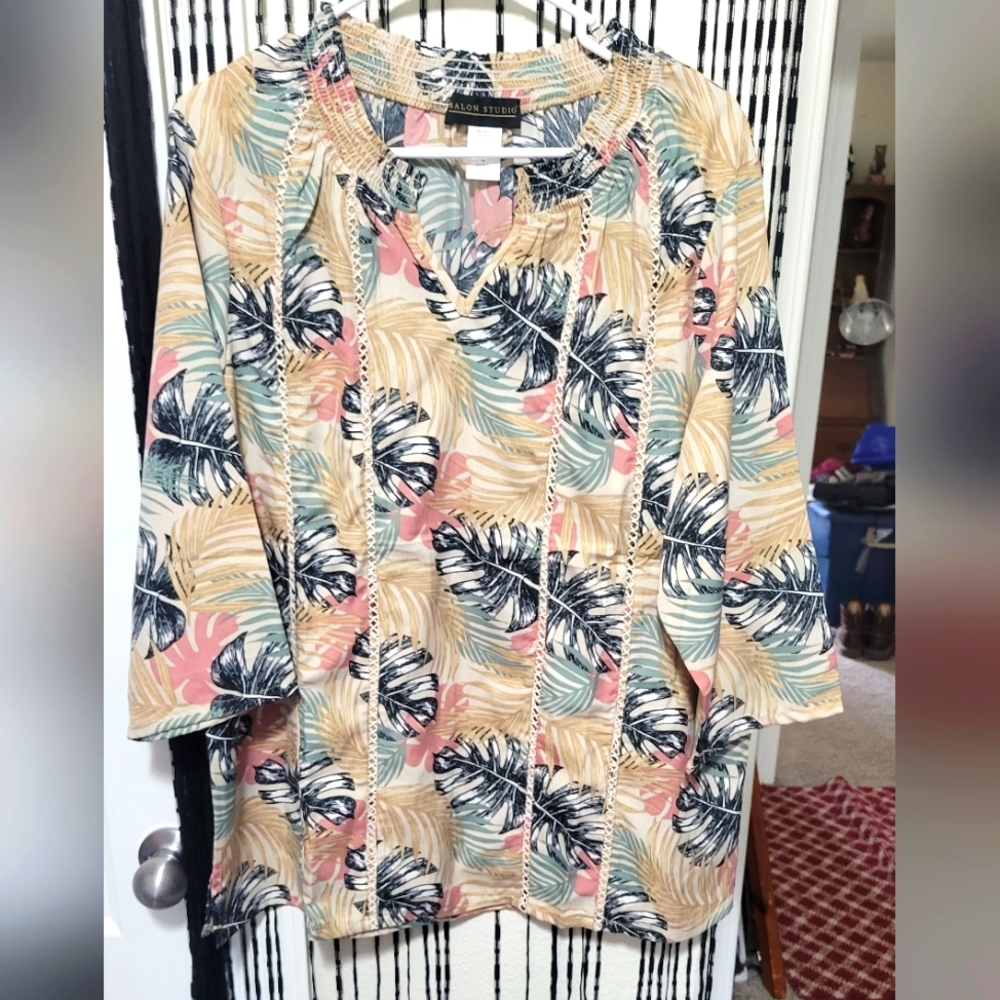 Salon Studio women's size large pullover blouse